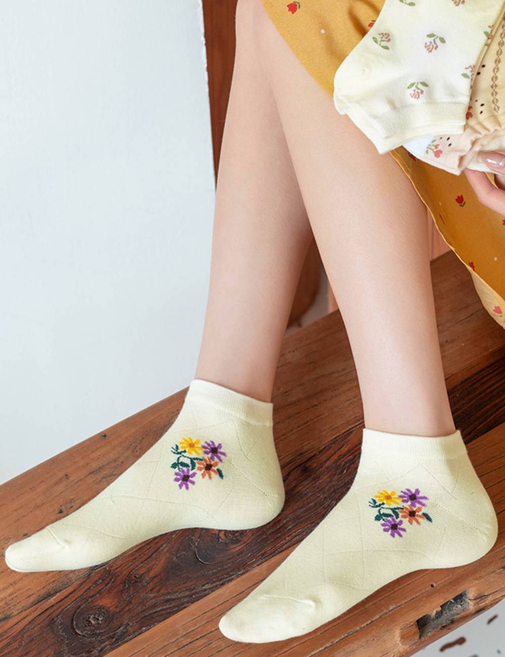 Ladies Floral Knit Boat Socks SKAS50024