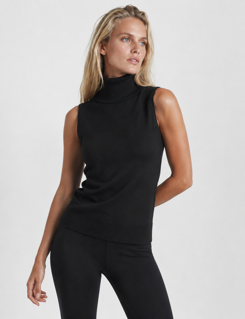 Ladies Knit Turtleneck Ribbed Hem Sleeveless Pullover Top