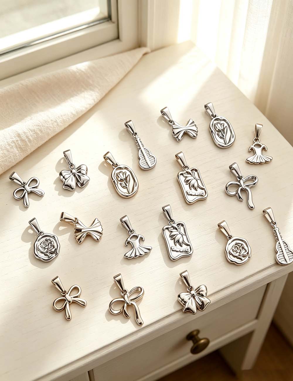 Ladies Vintage Coquette Bow Ribbon Flower Charm Pendant