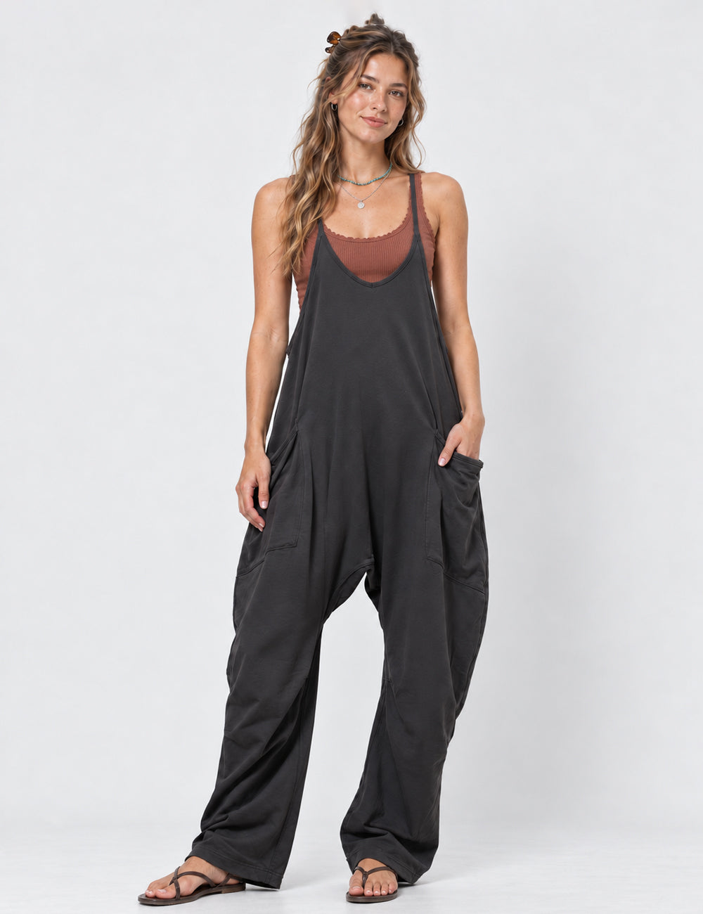 Ladies Relaxed Fit V-Neck Spaghetti Strap Vacation Jumpsuit