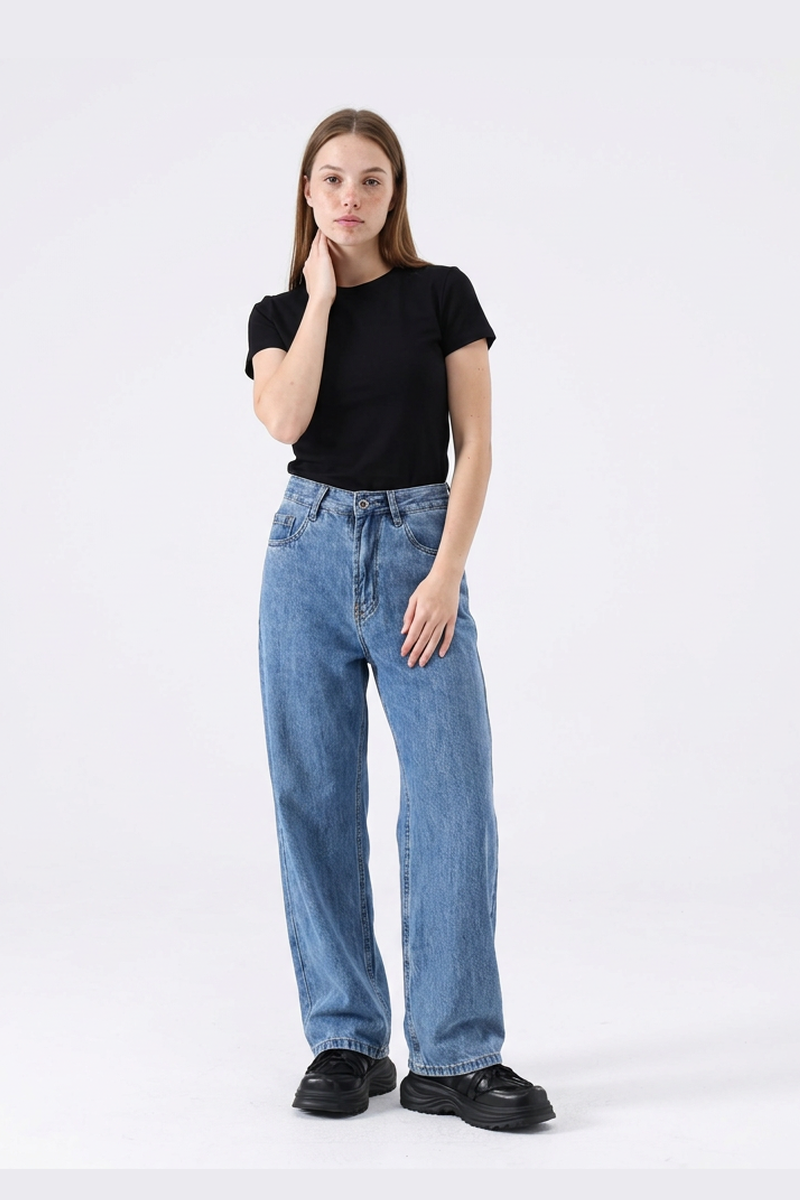 Women's Classic Wash High Waist Straight Leg Jeans