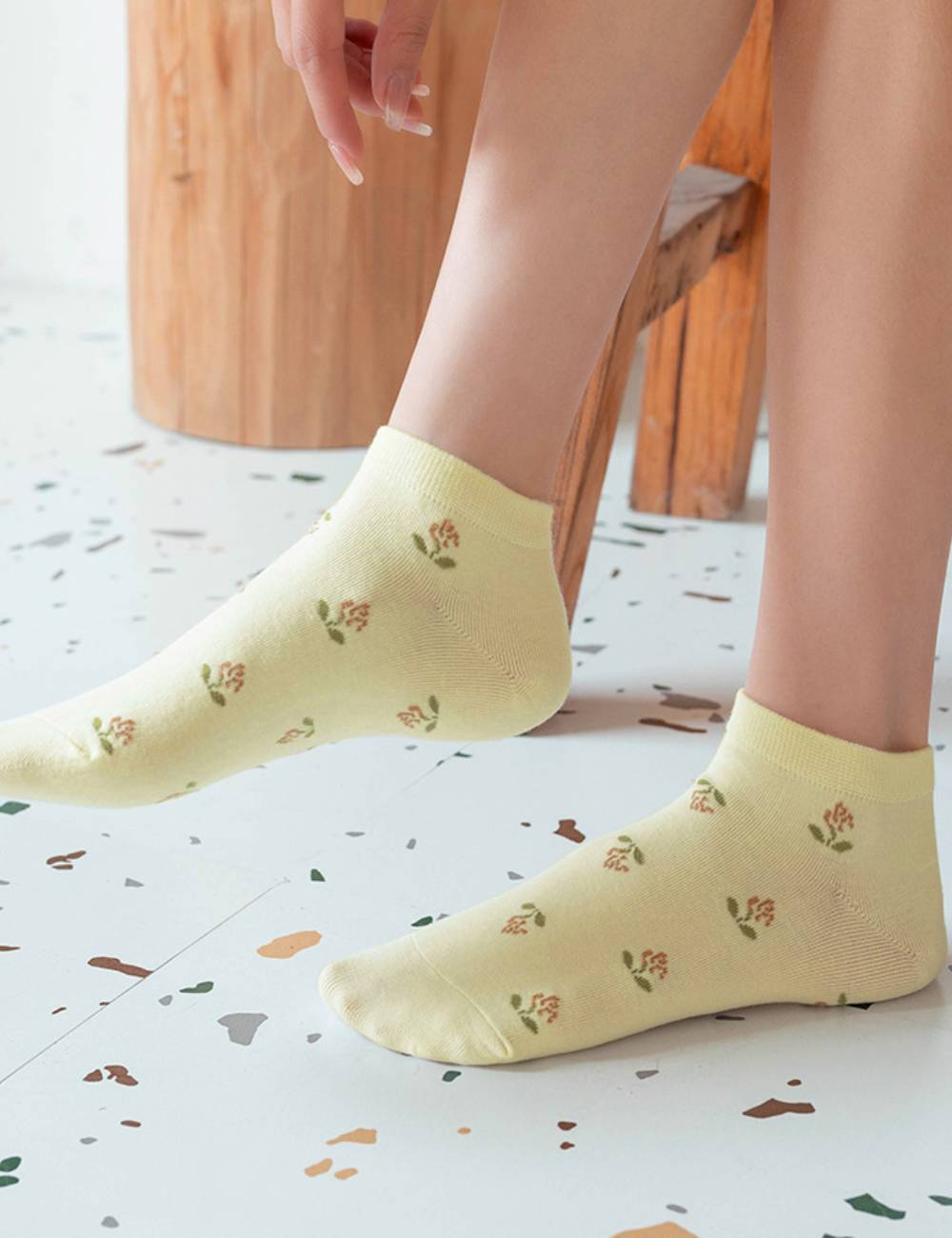 Ladies Floral Knit Boat Socks SKAS50024