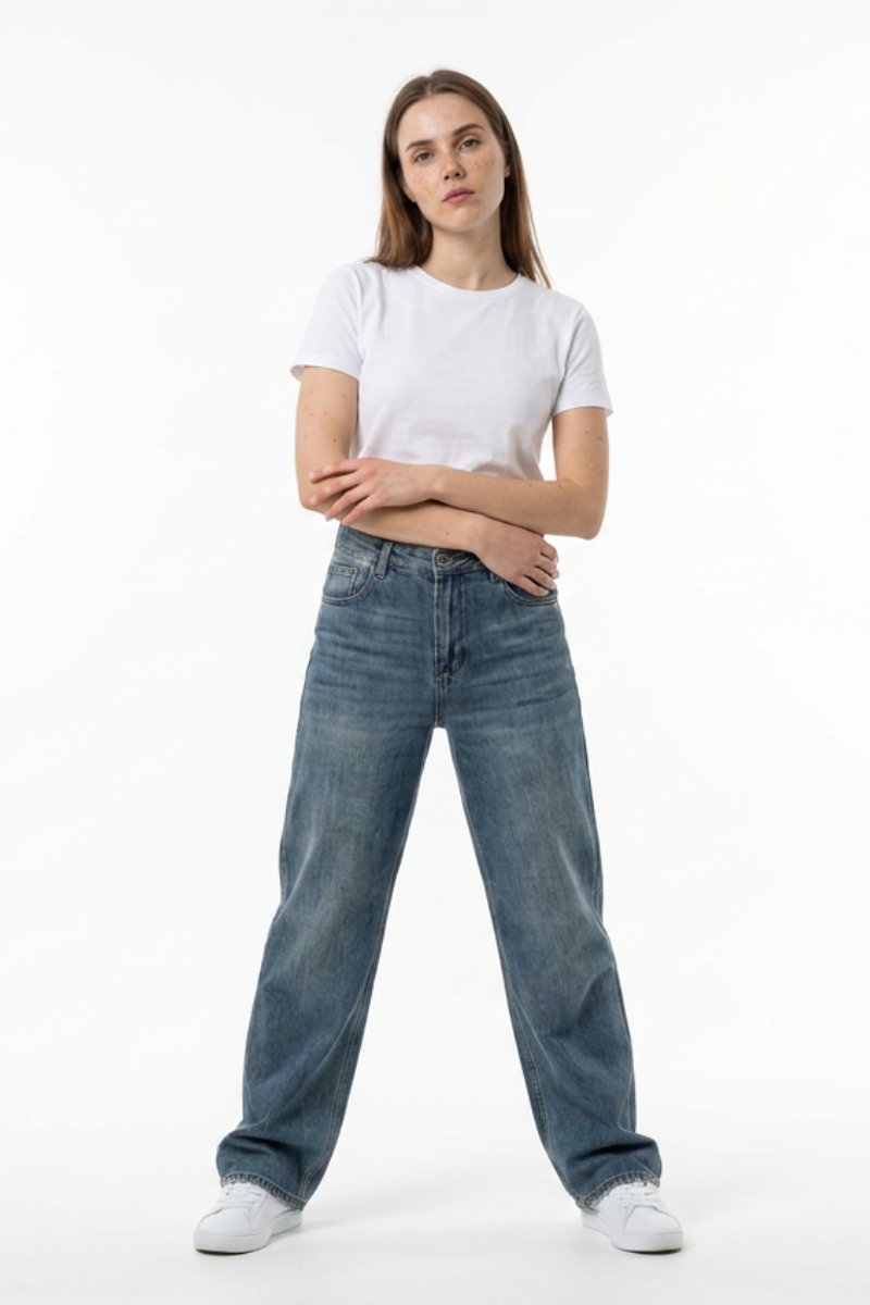 Women's Vintage Dirty Wash Straight Leg Jeans
