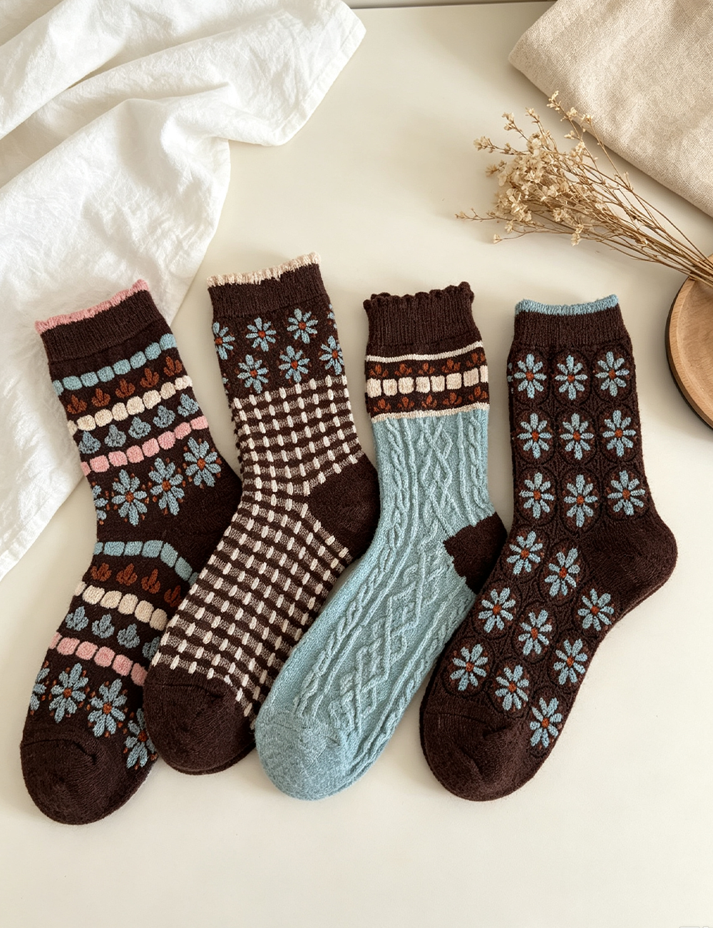 Ladies Vintage Floral Pattern Casual Crew Socks