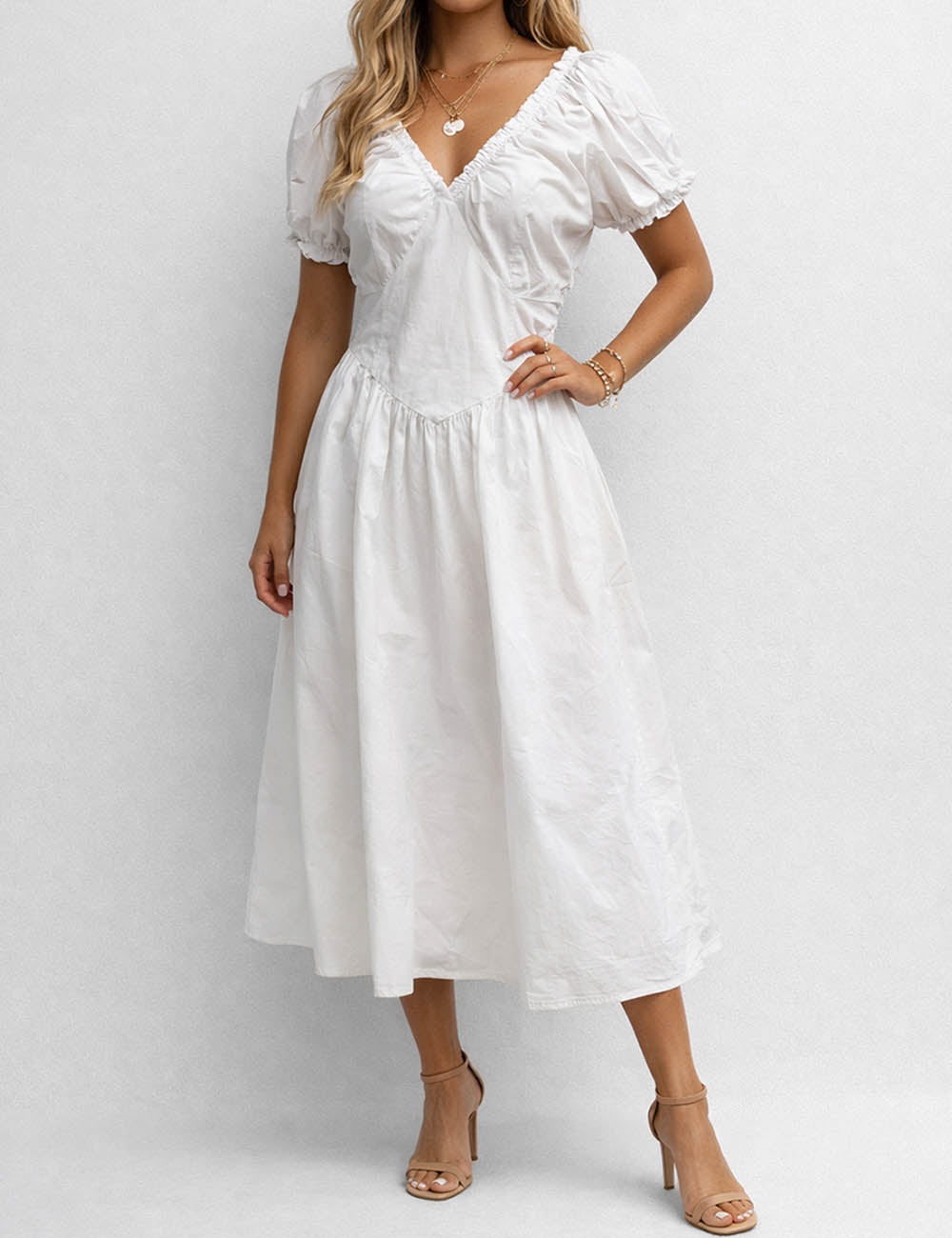 Ladies White V-Neck Ruched Short Sleeves Midi Dress