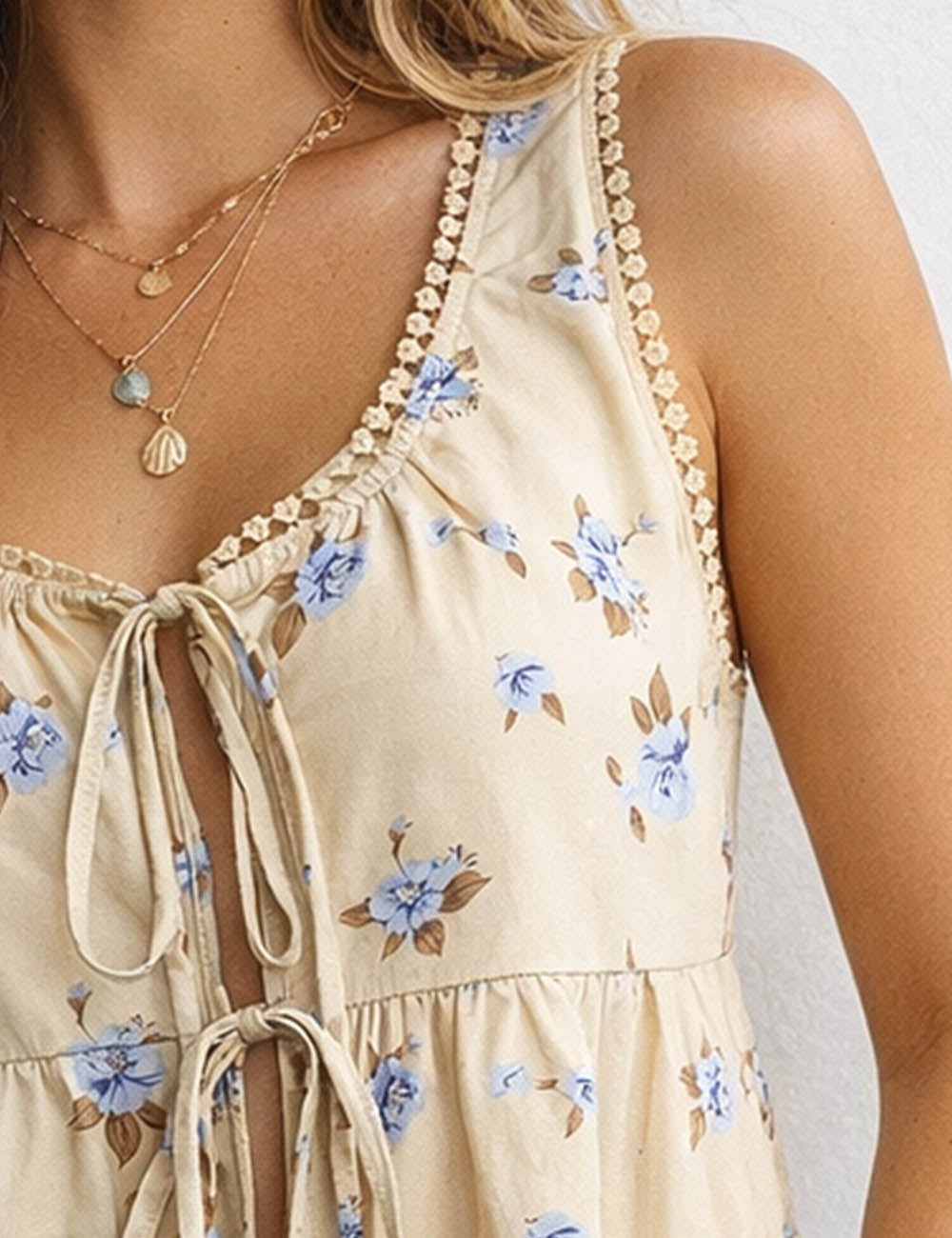 Ladies Floral Print Scoop Neck Sleeveless Top SKTD216
