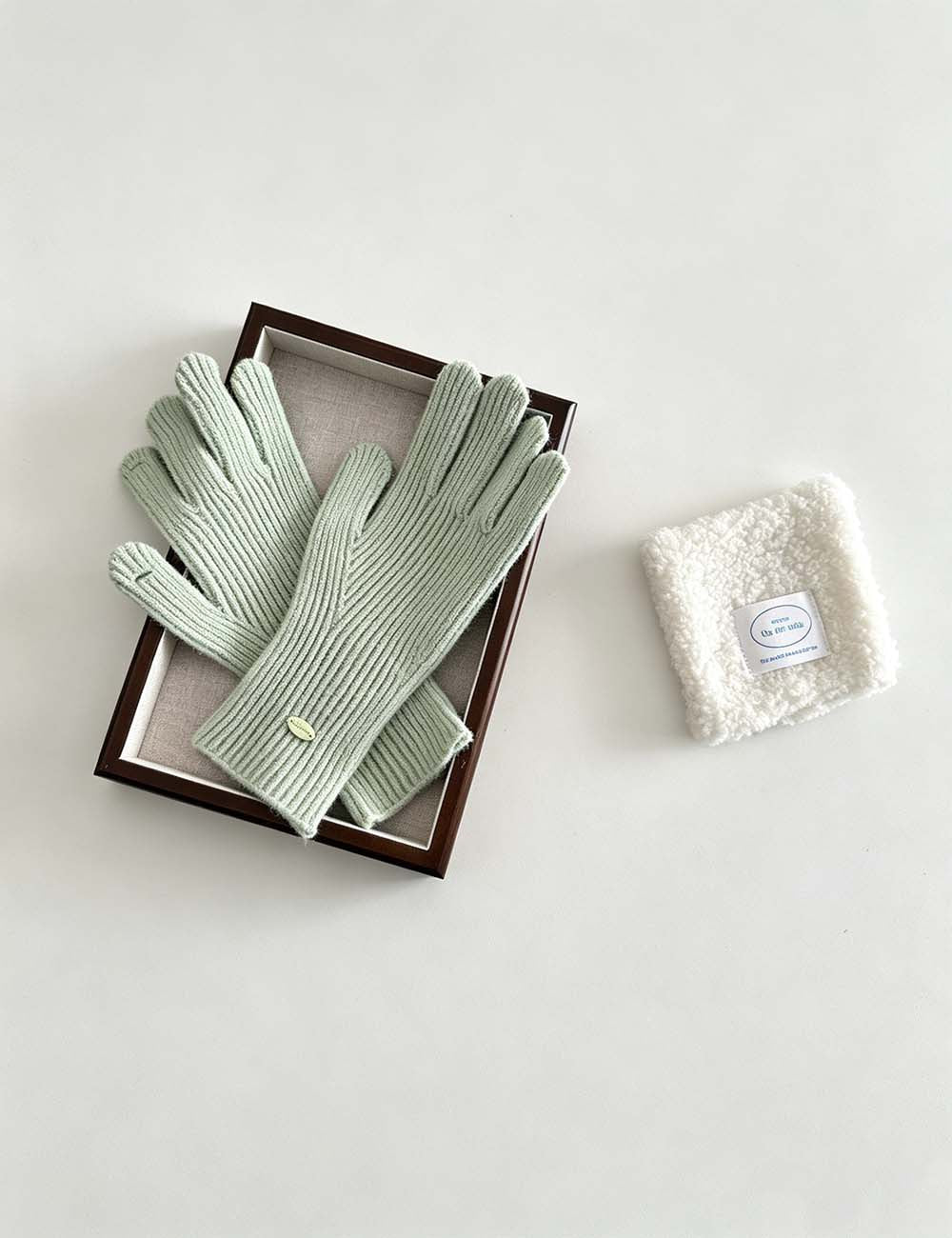 Ladies Minimalist Ribbed Knit Full Finger Gloves