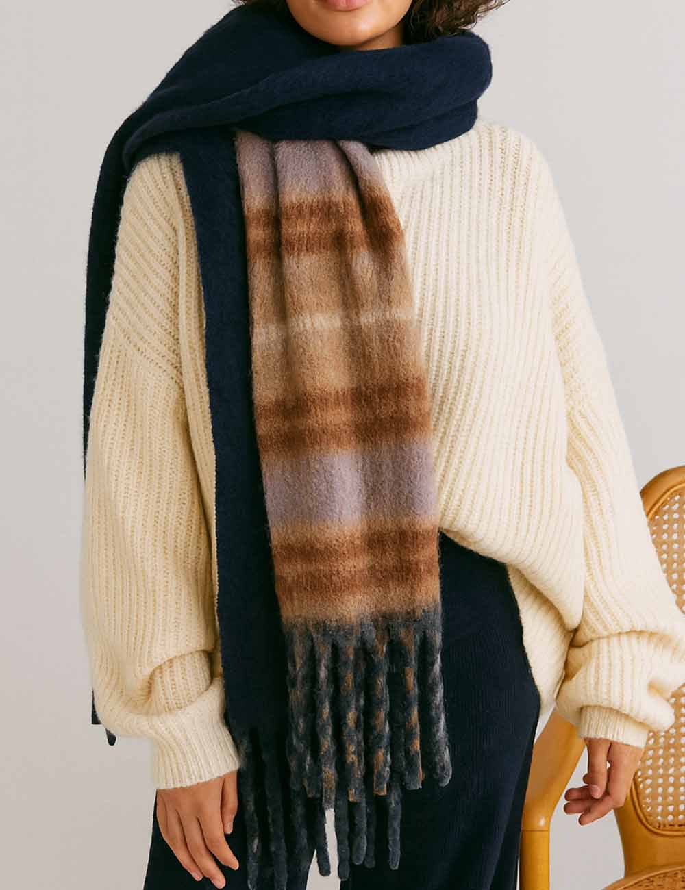 Ladies Winter Bouclé Yarn Checked Fringe Shawl Knit Scarf