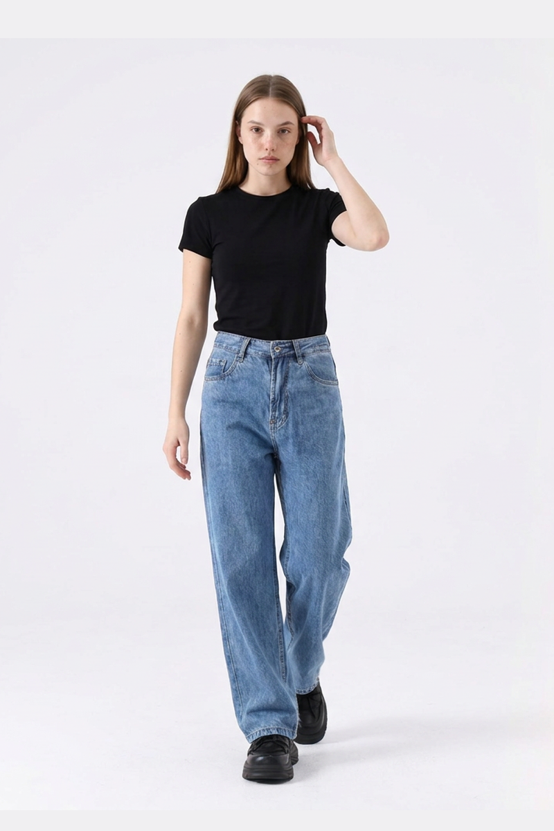 Women's Classic Wash High Waist Straight Leg Jeans