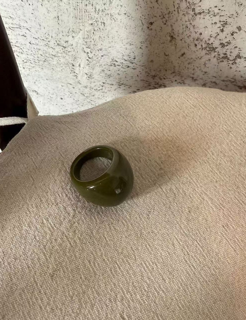 Ladies Retro Chunky Dome Glossy Acrylic Resin Ring