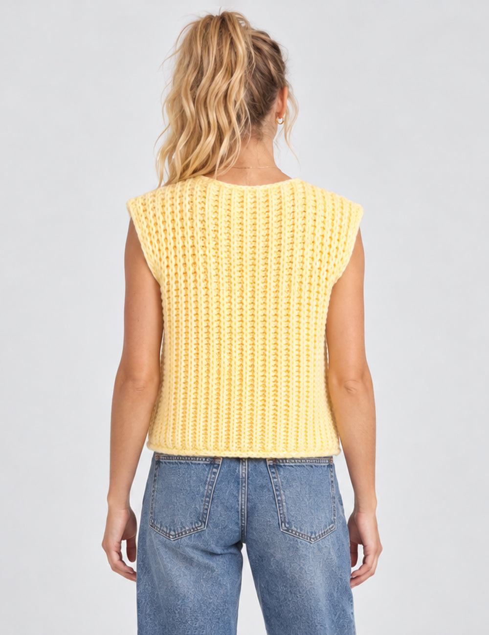 Ladies Chunky Knit Vest Solid Color Sleeveless Button Sweater Top