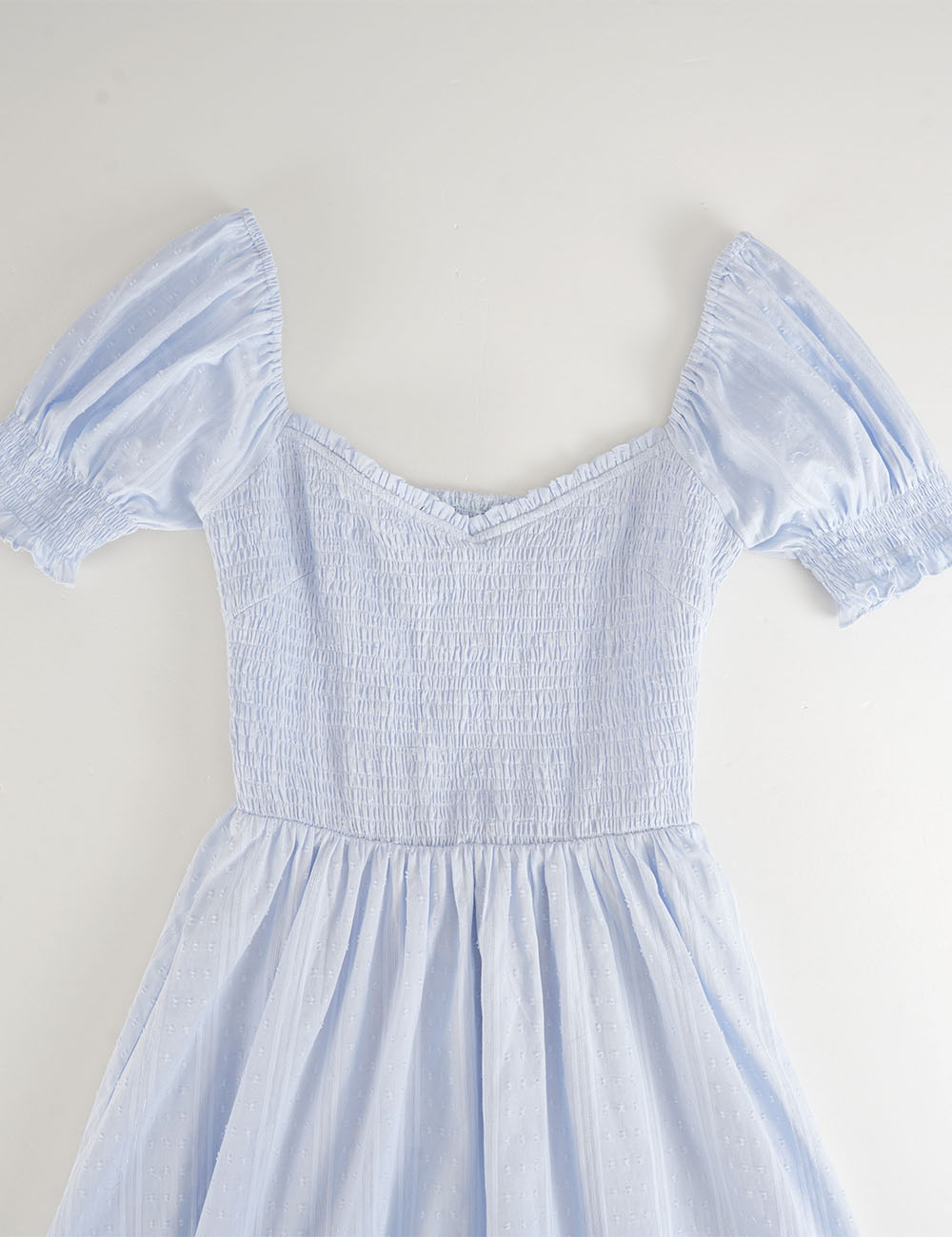 Ladies Romantic Dobby Textured Puff Sleeves Smocked Midi Dress