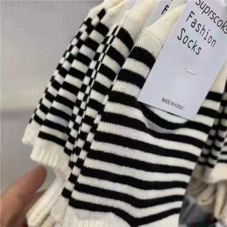 Ladies Black and White Stripe Knit Boat Socks SKAS50007