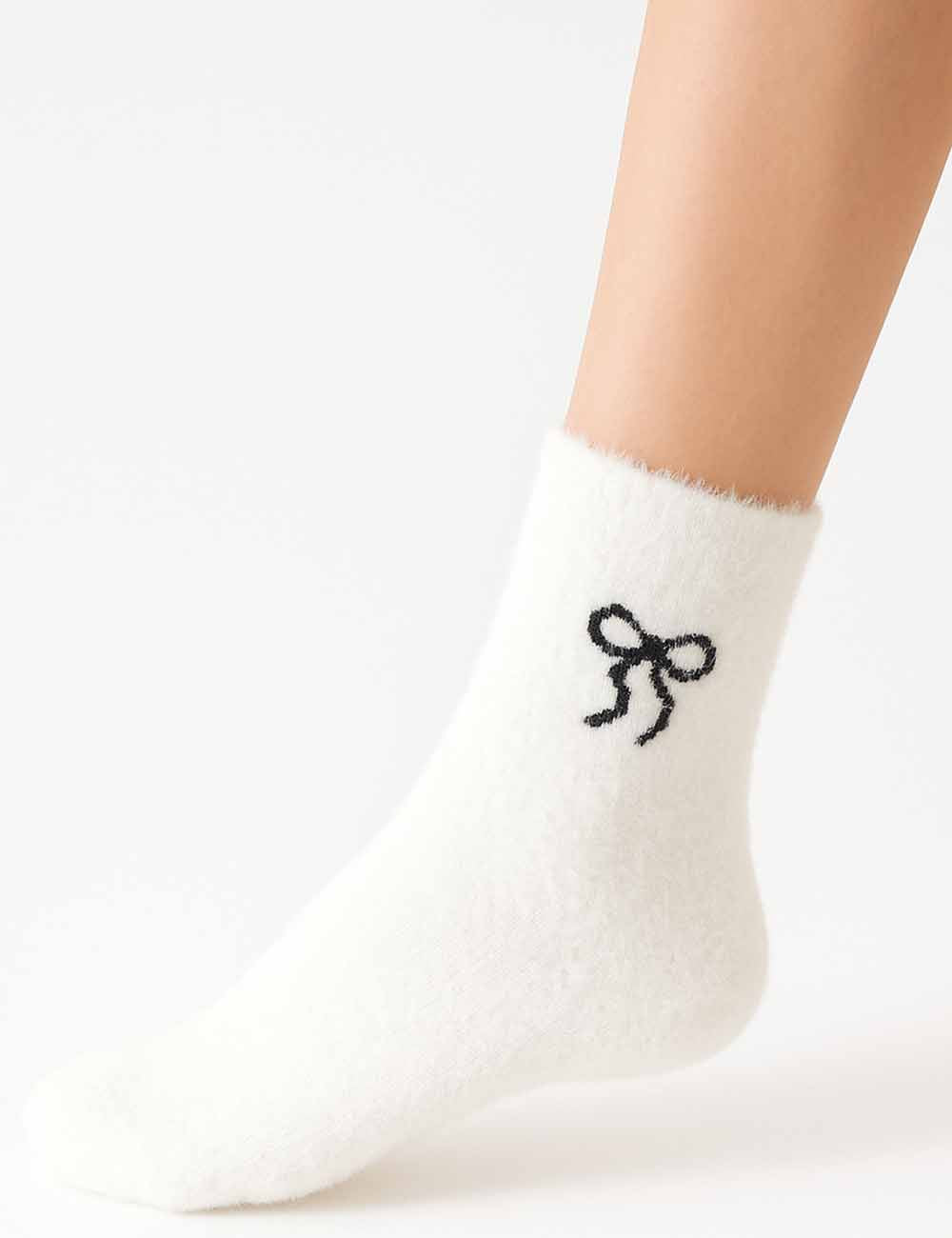 Ladies Fuzzy Cozy Bow Embroidery Midi Calf Socks