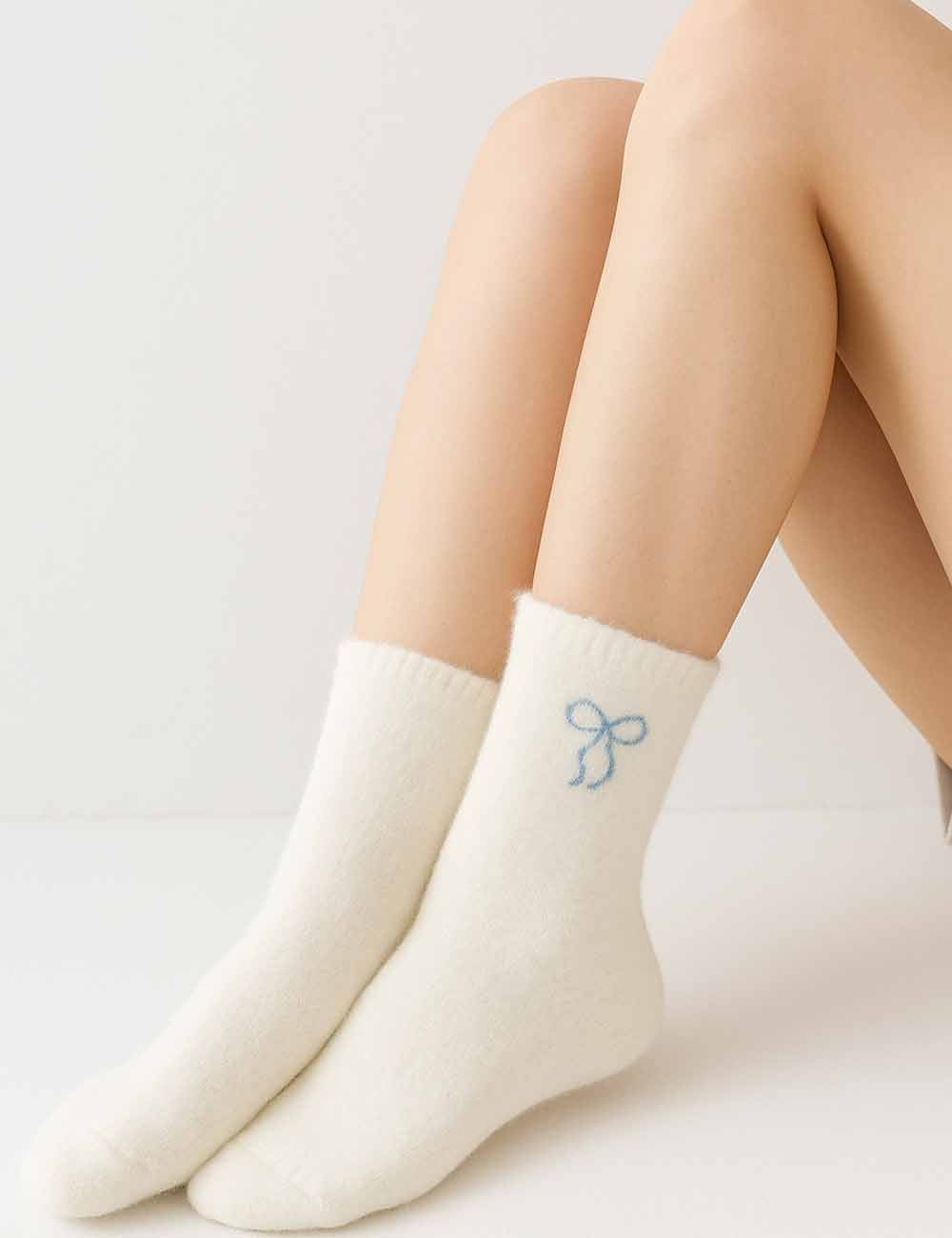 Ladies Fuzzy Cozy Bow Embroidery Midi Calf Socks