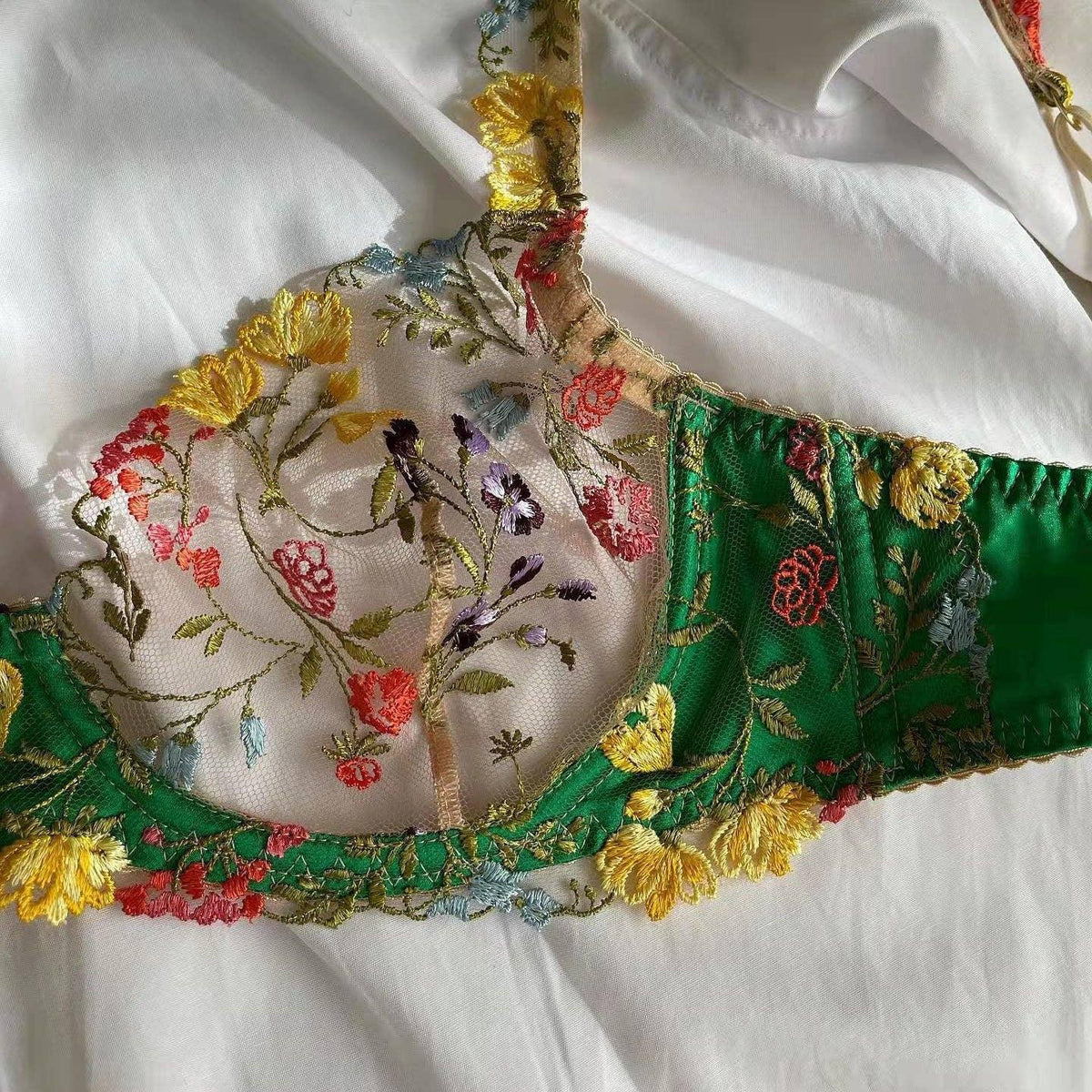 Sexy Ladies Floral Embroidery Lingerie Set