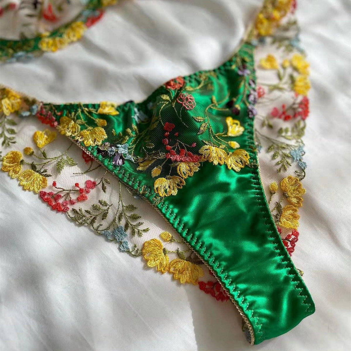 Sexy Ladies Floral Embroidery Lingerie Set